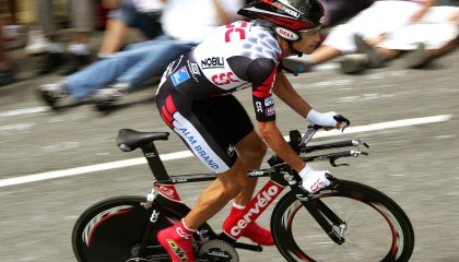 开云体育app入口-波兰队赛制解析：赛制下的节奏控制与比赛推进策略，波兰队打法